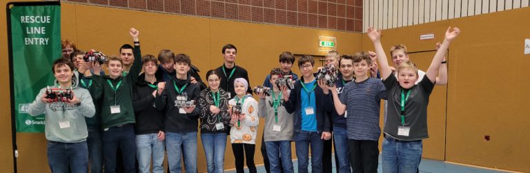 freudige Schülergruppe