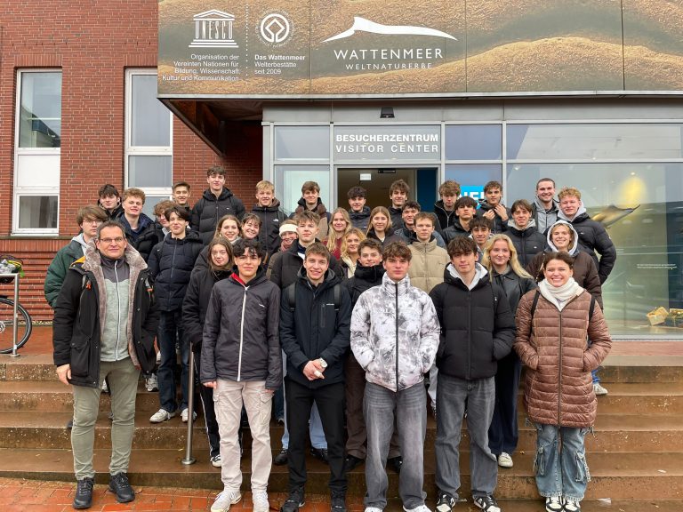 Exkursion zum Jade Weser Port und Besucherzentrum Wattenmeer