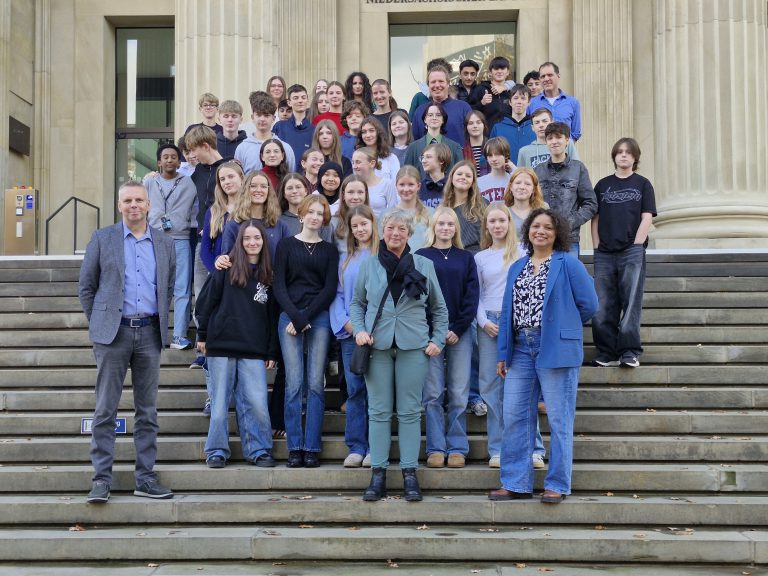 Besuch der 9a und 9d im Niedersächsischen Landtag