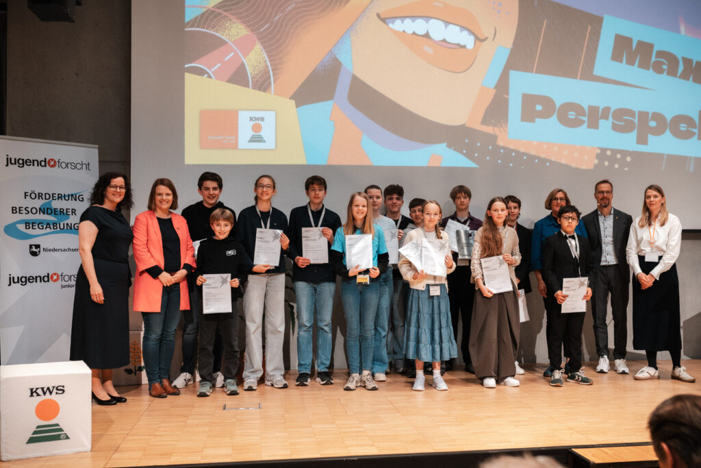 Die Preisträger auf der Bühne