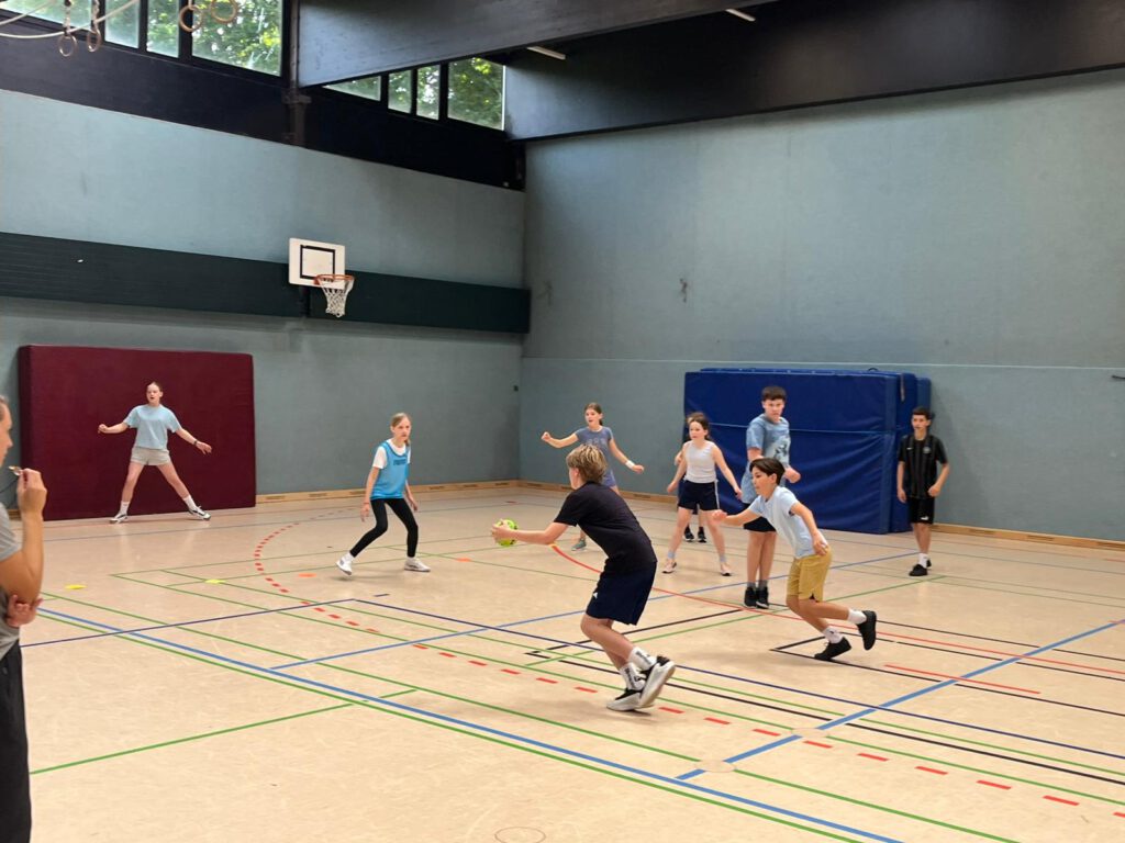 Handballspiel der 6. Klässler