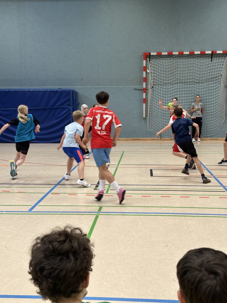 Handballer beim Spiel